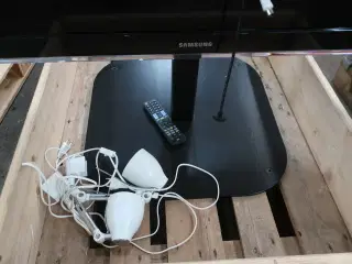 TV 40" SAMSUNG LE40D570 m. fjernbetjening samt to lamper