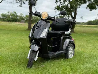 VGA Tres El-Scooter