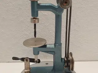 Wilesco boremaskine M51 til dampmaskine.