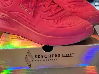 Skechers Uno Lite str. 40