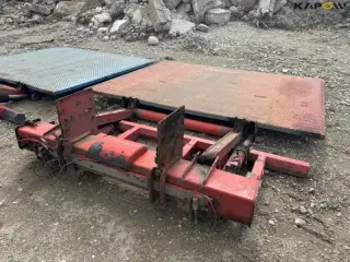 - - - Baglift til sættevogn