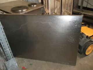 Bordplade i stål 