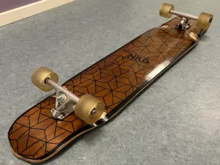 Super lækkert NKD Perspective Dancing Longboard!