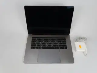 Apple MacBook Pro 15,4" IPS i7-8750H