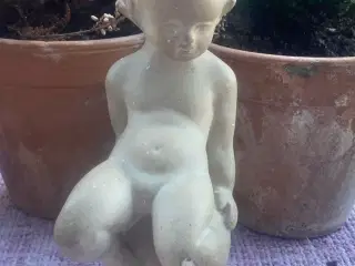 * Sød antik barnefigur - i terracotta