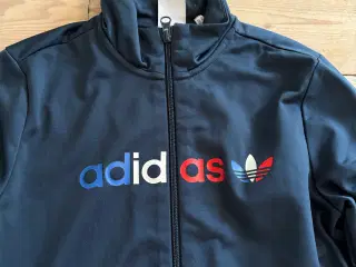 Adidas træningssæt str 158