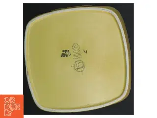Gul keramik fad 790-2884 fra Royal Copenhagen (str. 22 cm)