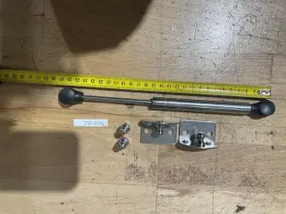 Gasdæmper fra Osculati (38.020.31) W/ball head AISI 316 254mm 9 kg (MED BESLAG)