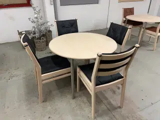 Spisebord evt med stole