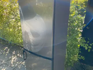 Køleskab med frys