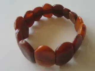 Armbånd i ægte rav sælges