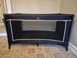 Sort rejseseng / weekendseng 