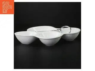 Serveringsfad med kromhåndtag (str. 31,5x2,5x5 cm)