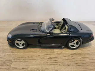 Modelbil: VIPER RT/10 DODGE 1992.  Skala 1/18.