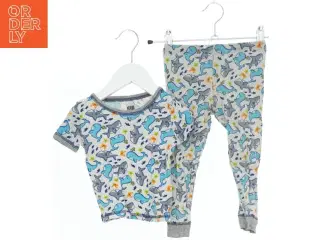 Sæt med T-shirt og leggings med havdyr print fra Only (str. 92)