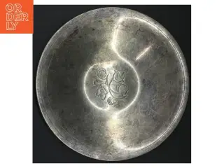 Antikt dekorativt sølv fad (str. Ø. 23 cm)