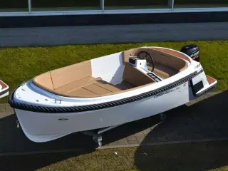 Corsiva 565 New Age - 25 HK Yamaha/Udstyr