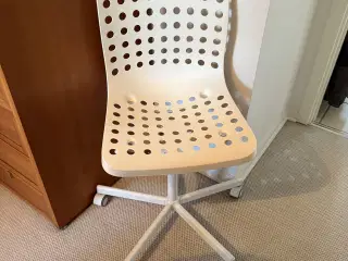 Super fin kontorstol i sort eller hvid