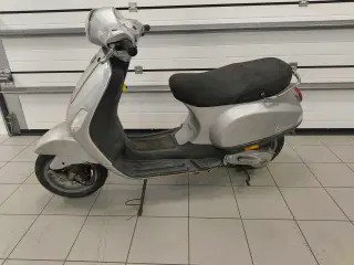 Vespa LX 50 30er.