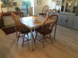 Spisebord egetræ 110/110 i vinkeljernstel