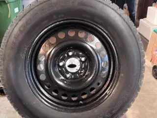 Vinterdæk på Stålfælge 215/70R/16