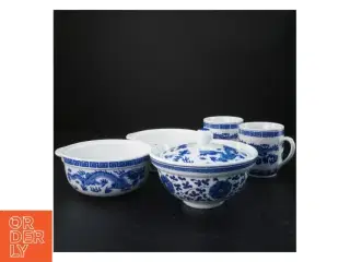 Blå og hvidt porcelænsservice sæt (str. Sk å le. ø. 15,5 cm. kop. ø. 8,5 cm)