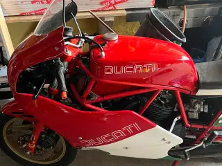 Ducati f750