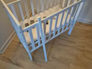 Tremmeseng / Bedside crib 