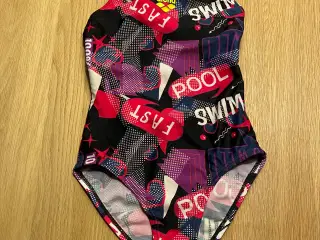 Speedo badedragt str. 122