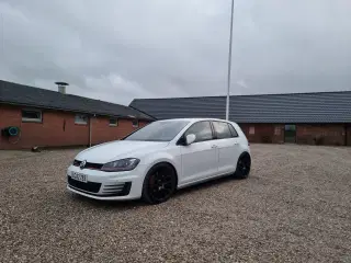 VW Golf VII 2,0 GTi DSG BMT
