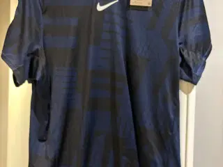 Nike spotte T-shirt