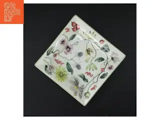 Porcelænsfad eller askebærger med blomstermotiv fra Zara Home (str. 18 x 18 cm)