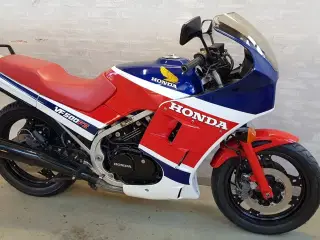 Honda VF 500 F 