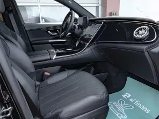 Mercedes EQE300 SUV  