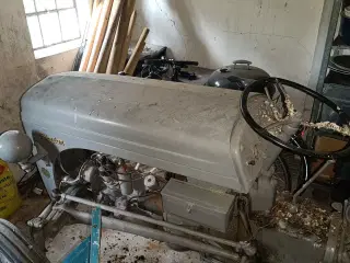 Massey Ferguson 35 benzin Grå