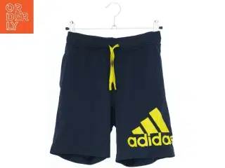 Shorts med gul snor og logo fra Adidas (str. 140)