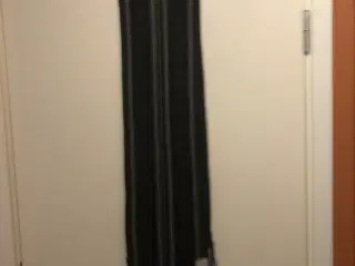 Halstørklæde - stribet i grå og sorte farver