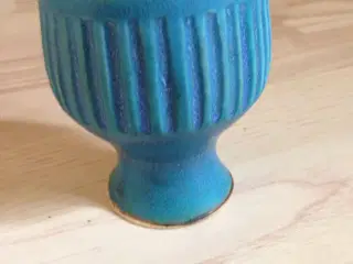 Fin lille blå vase