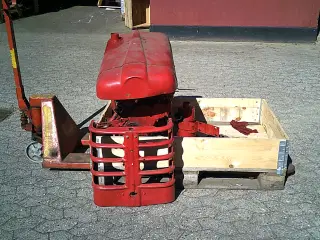 Volvo krabat B16 motor med front og hjelm