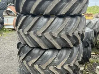 - - - Michelin 400/70R20