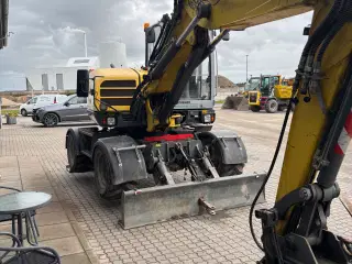 Gummihjulsgravemaskine 