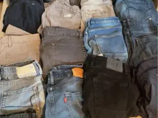 Forskellige bukser og shorts(byd gerne)