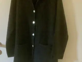 Dame cardigan i 100% Merino uld.