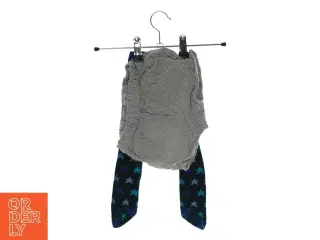 Shorts fra Hust & Claire og strømpebukser fra Melton (Str. 86)
