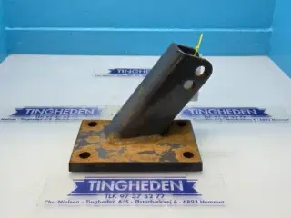 Ford 6600 Beslag R. E8NNE553AA