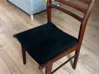 Spisebordsstole designet af Mogens Hansen