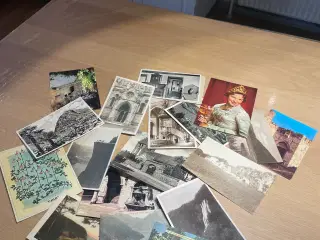 Gamle postkort sælges