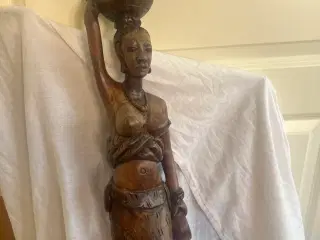 Afrikansk kvindefigur i træ