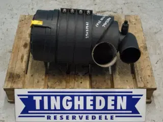 Case 621D Luftfilterhus 390318A1