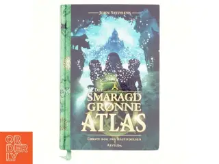 Det smaragd grønne atlas af John Stephens (Bog)